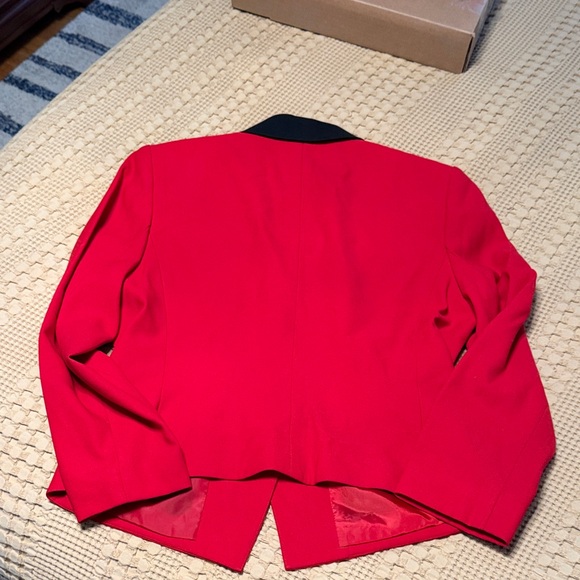 Kasper Red Blazer with Black Contrast Collar - Picture 7 of 11